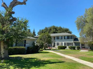 Main picture of 390 Pasadena Ave