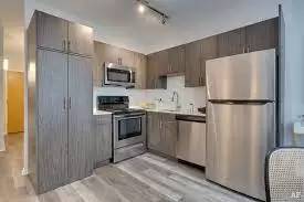 Main picture of 200 N Lakefront Dr