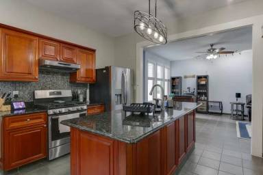 Main picture of 823 Shirley Ave