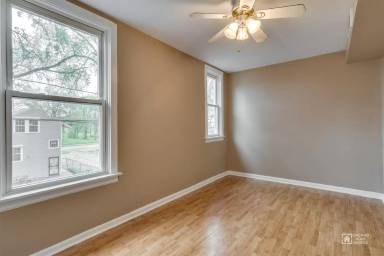 Main picture of 11517 S Wentworth Ave