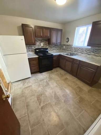 Main picture of 3206 Ellwood Ave
