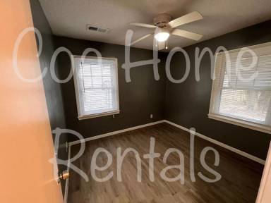 Main picture of 1557 N Pinecrest St