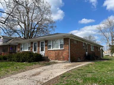 Main picture of 105 S 33rd St