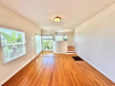 Main picture of 1665 Froude St