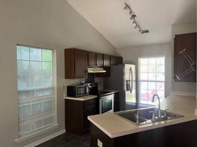 Main picture of 150 Bradstone Rd