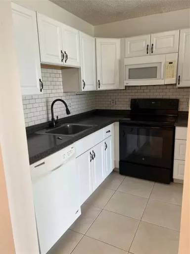 Main picture of 9273 SW 8th St