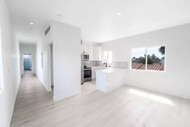 Main picture of 2860 Webster Ave
