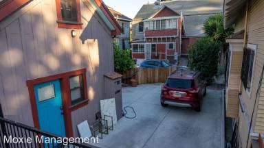 Main picture of 1089 W 30th St