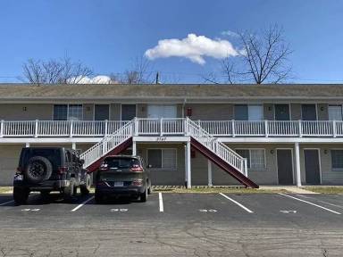 Main picture of 3765 S State Ave