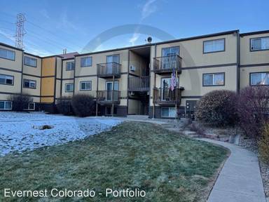 Main picture of Golden Pines Condominiums