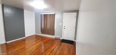 Main picture of 1226 Album St