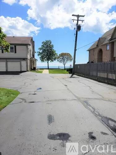 Main picture of 34724 Jefferson Ave