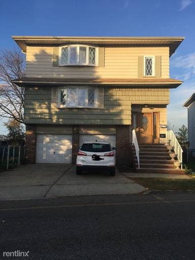 Main picture of 12 Acorn Rd