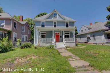 Main picture of 410 W 17th St