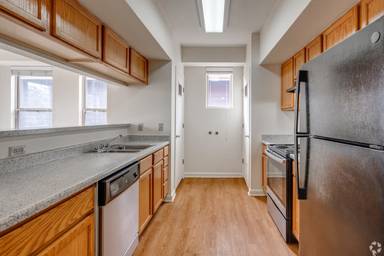 Main picture of 2855 Arapahoe St