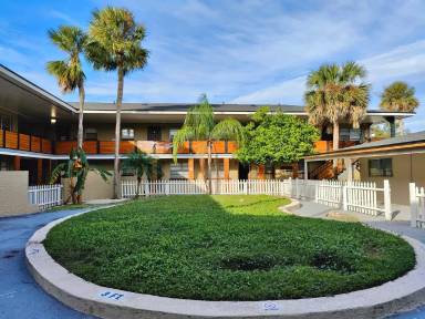 Main picture of 5548 Playa Way