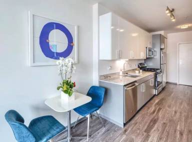 Main picture of 2354 N California Ave