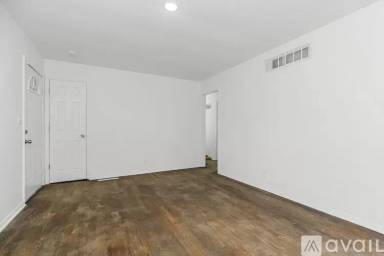 Main picture of 2518 S Crescent Ave