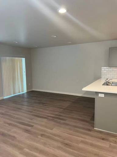 Main picture of 5306 Smitten St