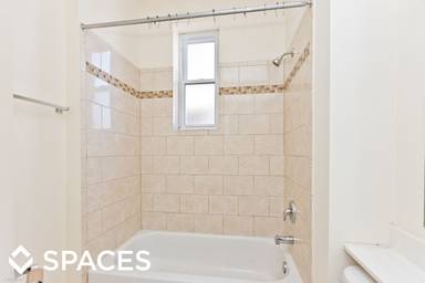 Main picture of 3521 N Wilton Ave