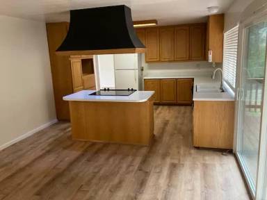 Main picture of 605 Arlington Cir