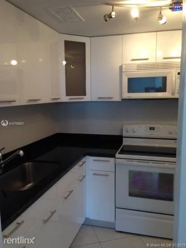 Main picture of Bay Park Towers