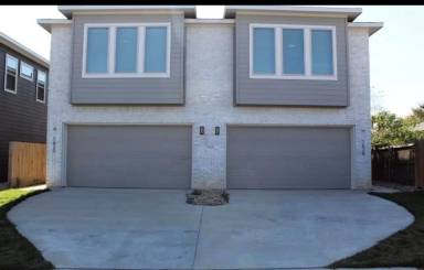 Main picture of 1630 E Davis Ave
