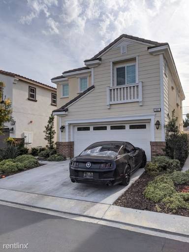 Main picture of 942 Pomelo Way