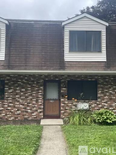Main picture of 220 Blakeslee St