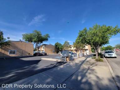 Main picture of 702 Fruit Ave NW
