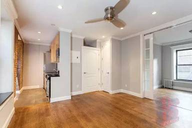 Main picture of 338 E 100th St
