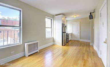 Main picture of 241 W 13th St