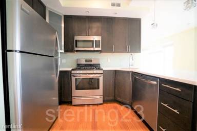 Main picture of 2704 Hoyt Ave S