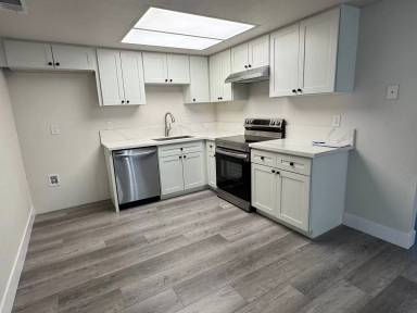 Main picture of 5204-5206 Karm Way