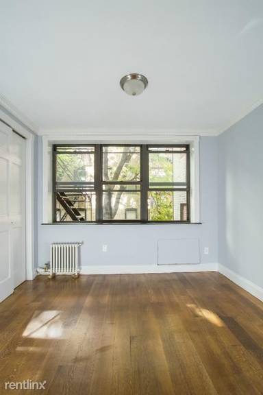 Main picture of 150 E 26th St