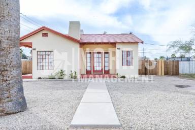 Main picture of 807 N Brown Ave
