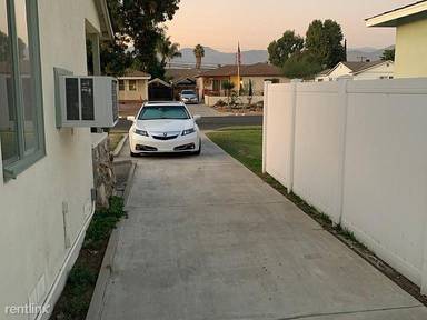 Main picture of 16830 E Gragmont St