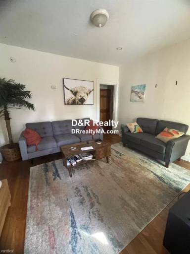 Main picture of 185 Beacon St