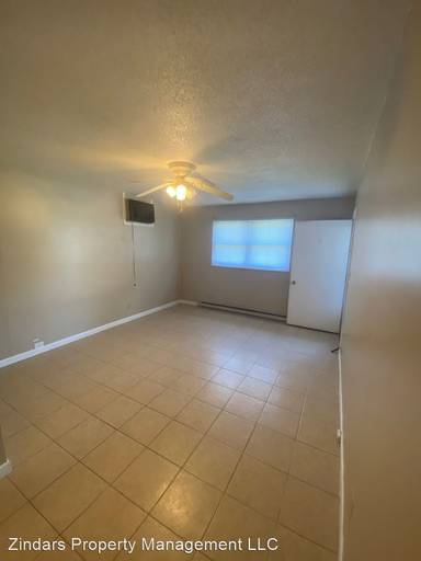 Main picture of 204 E Collett St