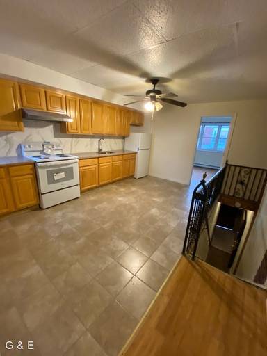 Main picture of 739 W Porter St