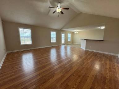 Main picture of 1442 Calgary Way