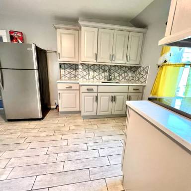 Main picture of 290 E Sidney Ave