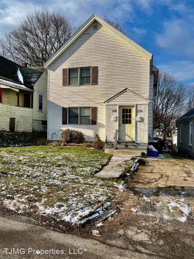 Main picture of 228 Duane St