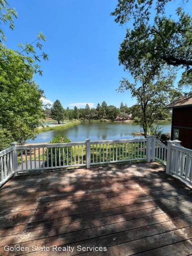 Main picture of 11869 Lakeshore N