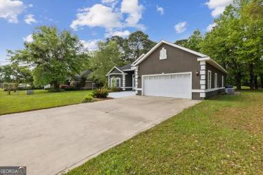 Main picture of 124 Deerwood Village Dr