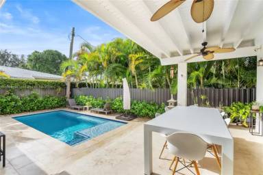 Main picture of 830 SW 27th Rd