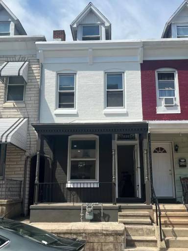 Main picture of 826 Mulberry St