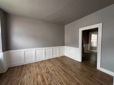 Main picture of 440 E Strawberry St