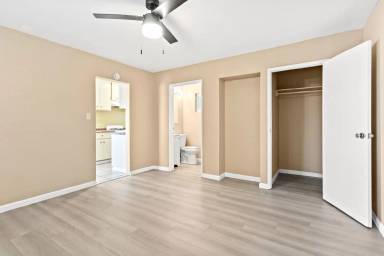 Main picture of 250 Smalley Ave