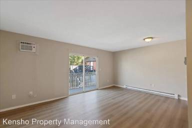 Main picture of 818 W Maxwell Ave